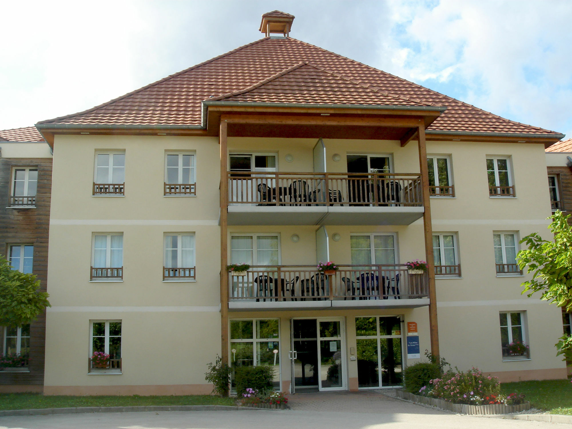 Residence Vtf Les Allees Du Green Levernois Dış mekan fotoğraf